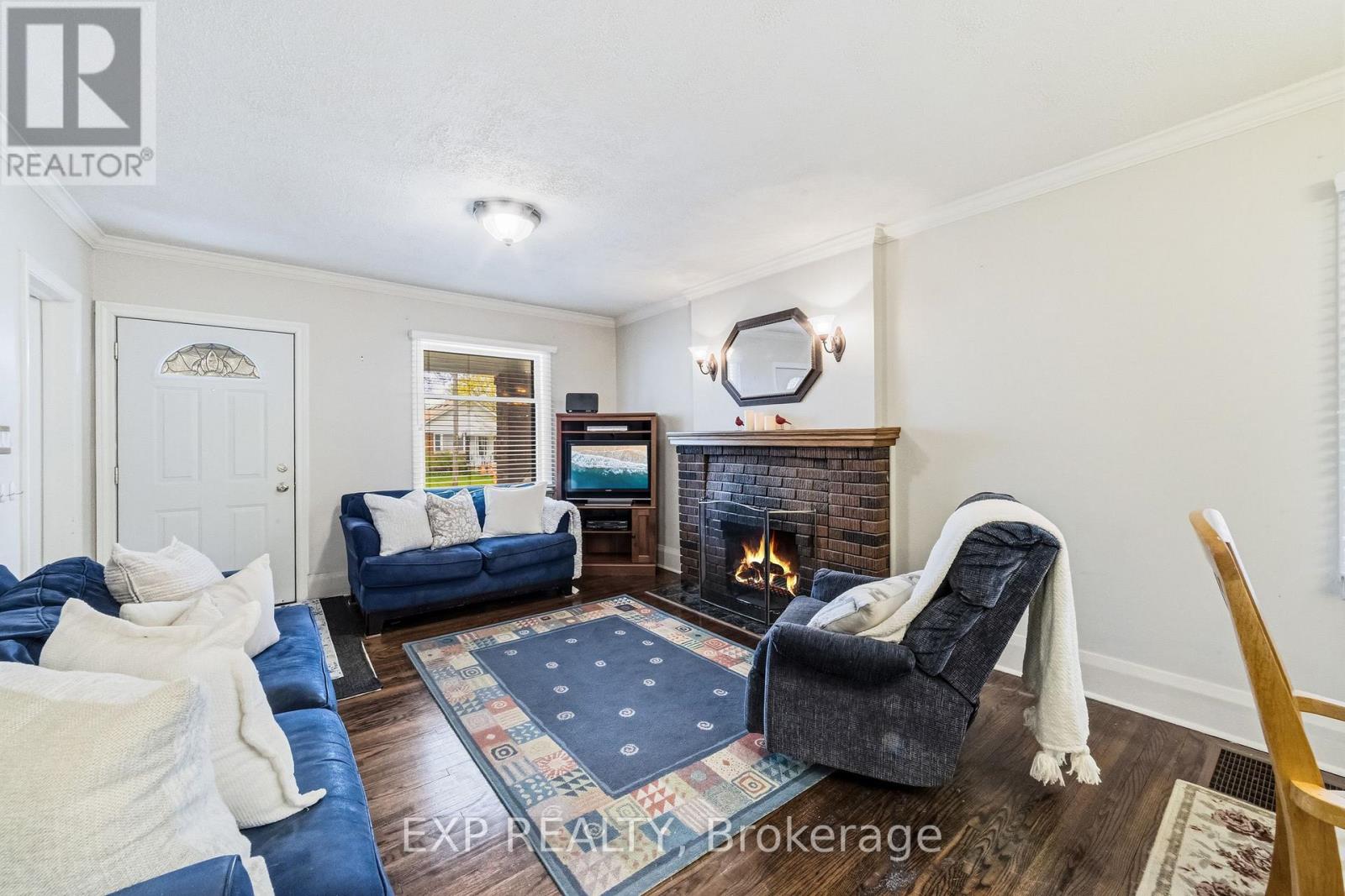 42 Clissold Road N, Toronto, Ontario  M8Z 4T5 - Photo 7 - W13124036