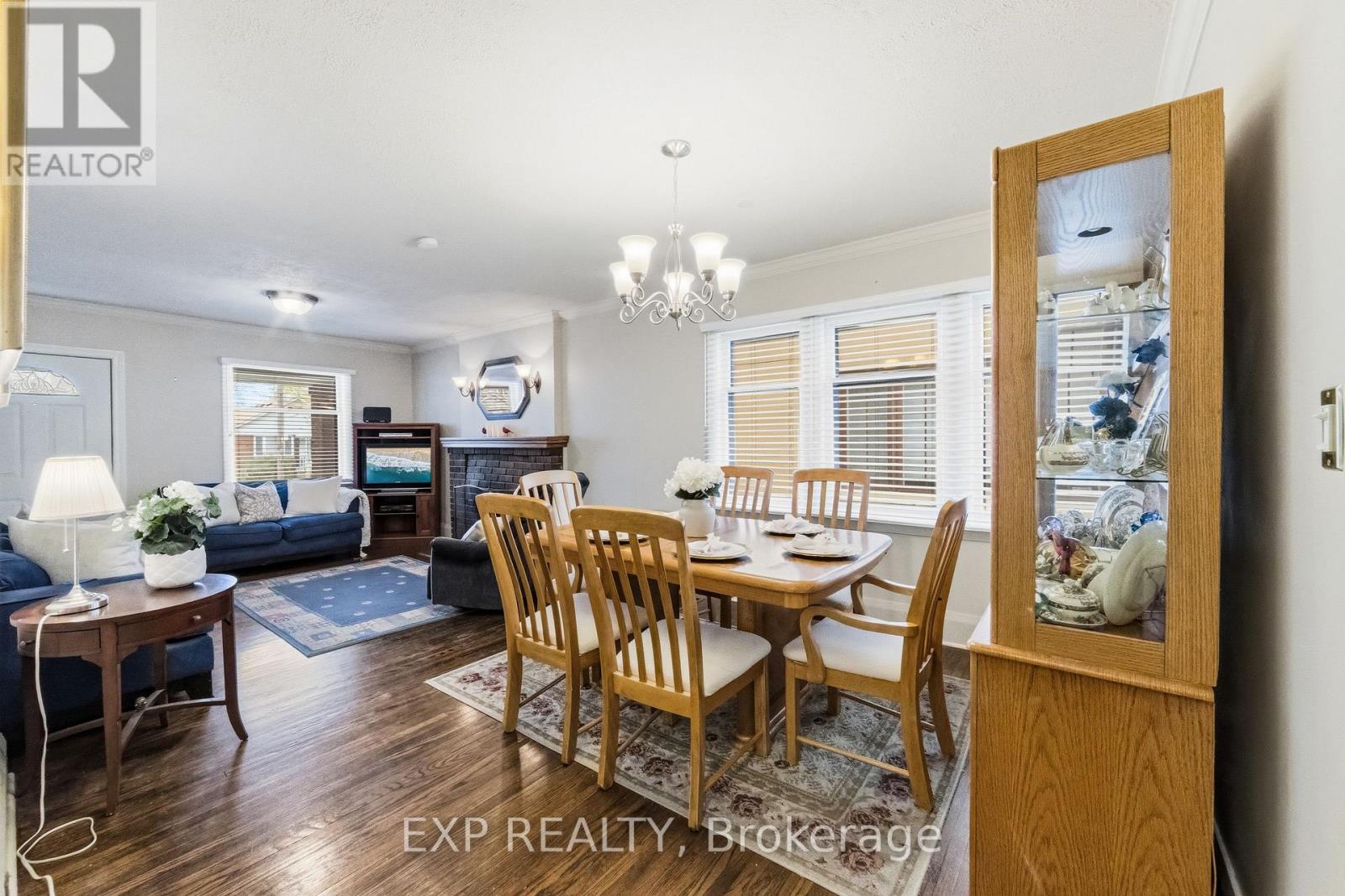 42 Clissold Road N, Toronto, Ontario  M8Z 4T5 - Photo 9 - W13124036