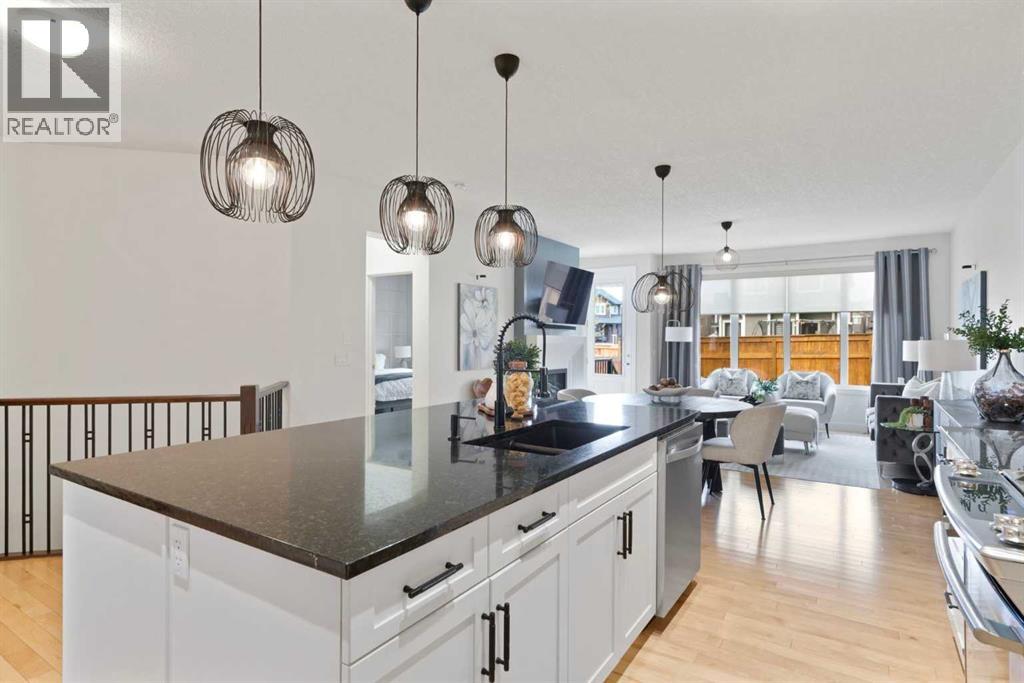 25 Fireside Landing, Cochrane, Alberta  T4C 0V9 - Photo 11 - A2285252