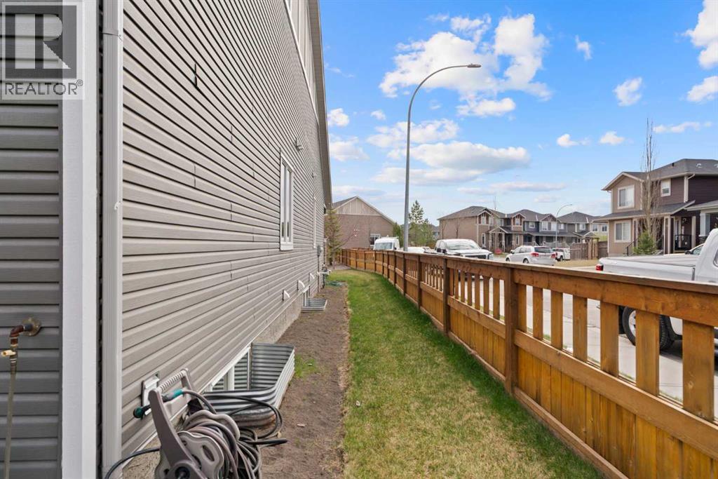 25 Fireside Landing, Cochrane, Alberta  T4C 0V9 - Photo 47 - A2285252