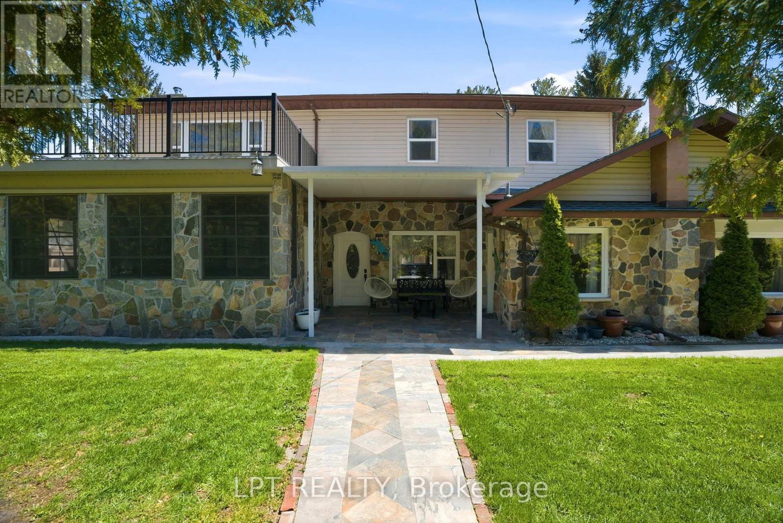 9996 HURON STREET, Lambton Shores, Ontario