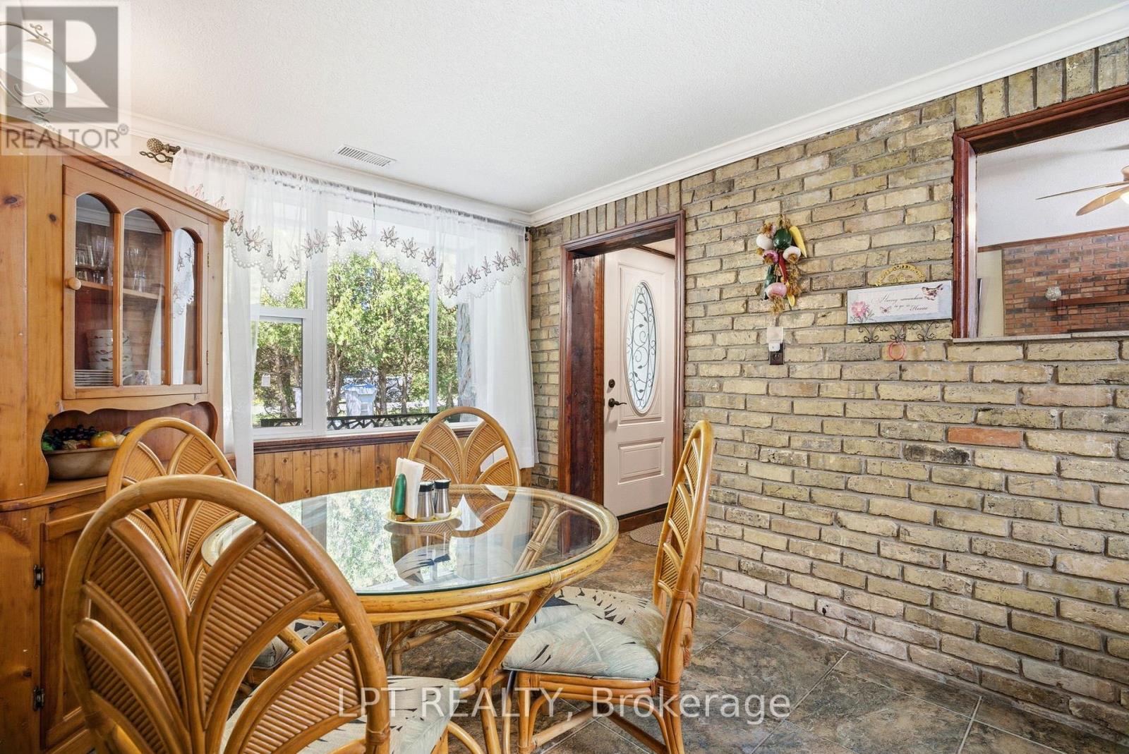 9996 Huron Street, Lambton Shores, Ontario  N0M 2L0 - Photo 12 - X13124180