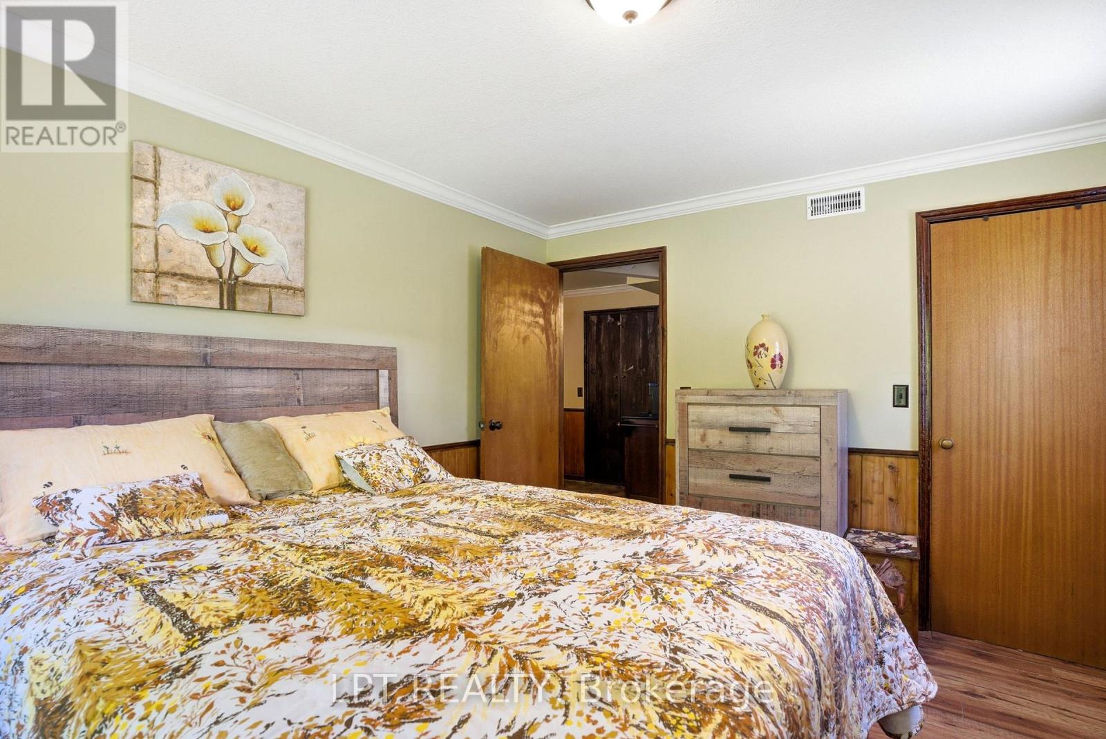 9996 Huron Street, Lambton Shores, Ontario  N0M 2L0 - Photo 16 - X13124180