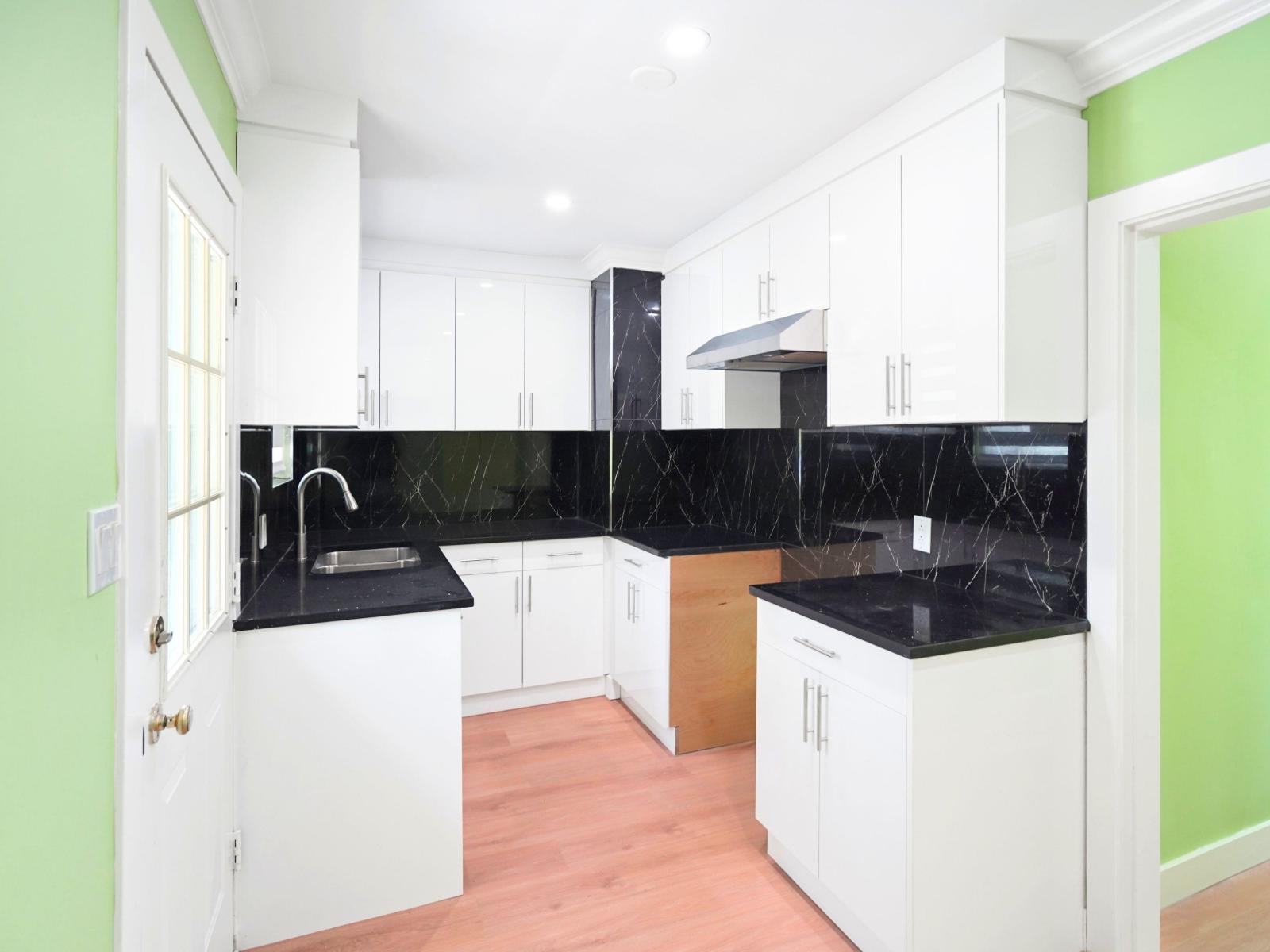 14935 Kew Drive, Surrey, British Columbia  V3R 4Y1 - Photo 10 - R3122833