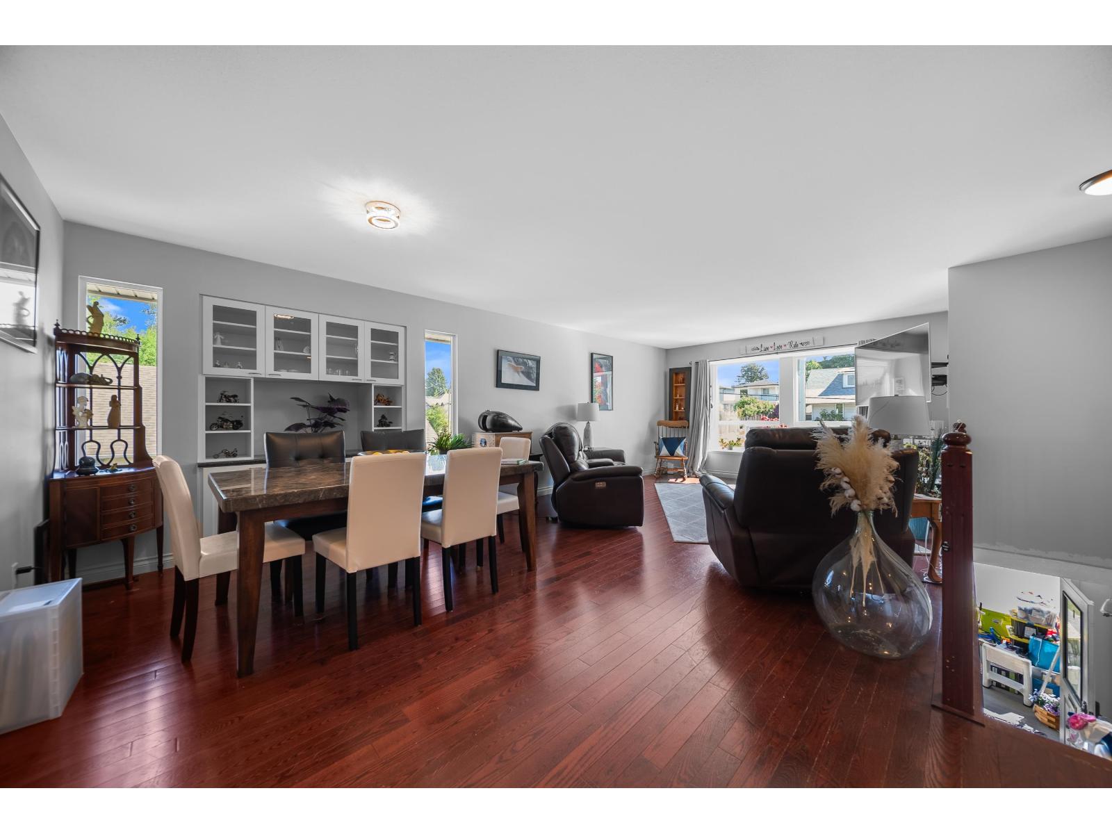 7517 Murray Street, Mission, British Columbia V2V 4A9 - Photo 4 - R3122426