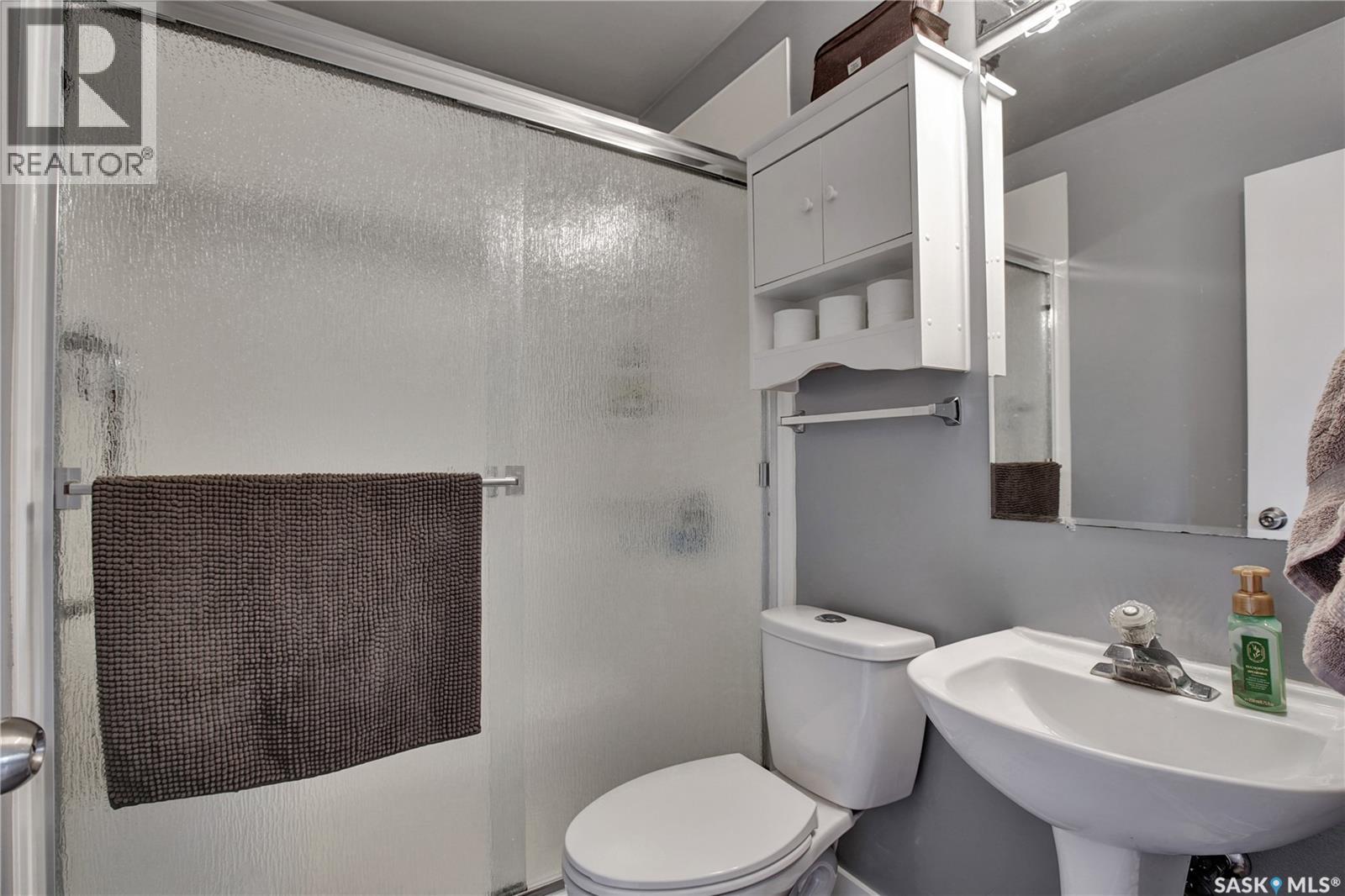 1104 Mcmillan Avenue, Saskatoon, Saskatchewan  S7L 2V1 - Photo 12 - SK035869