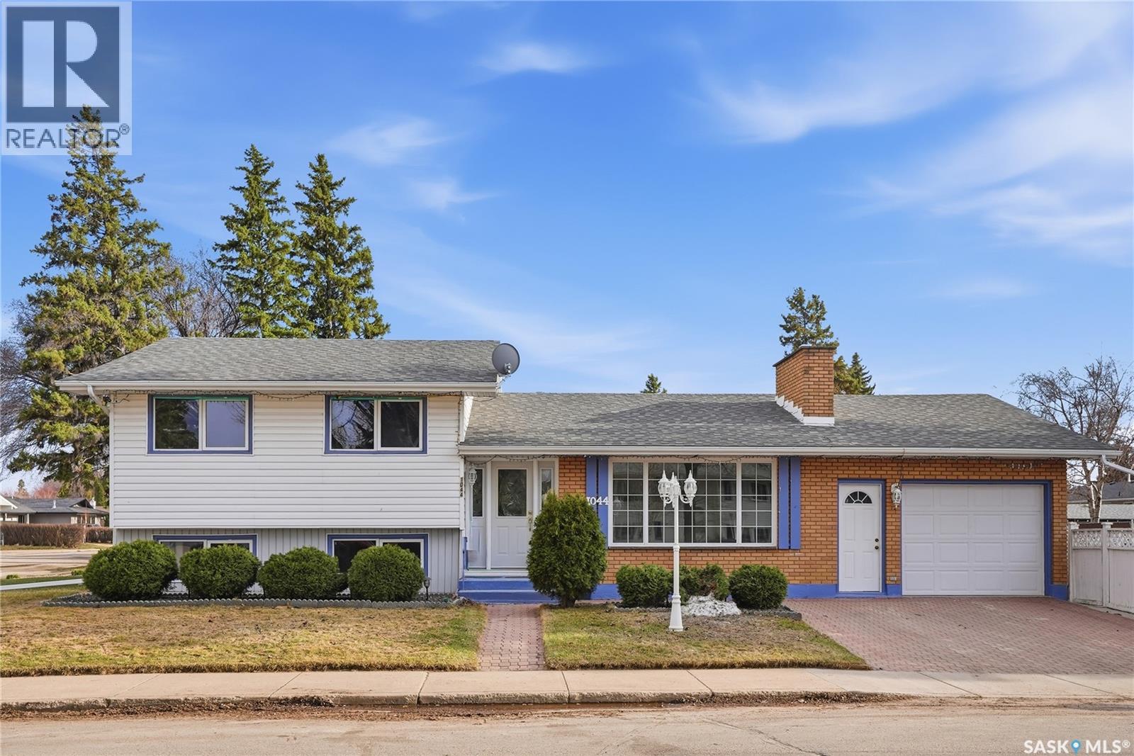 1044 East Centre, Saskatoon, Saskatchewan  S7J 3A3 - Photo 1 - SK035856