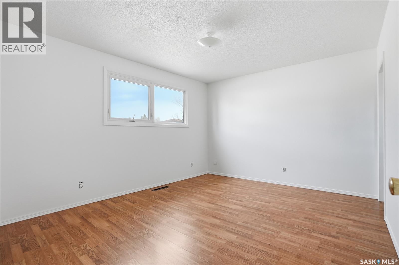 1044 East Centre, Saskatoon, Saskatchewan  S7J 3A3 - Photo 10 - SK035856