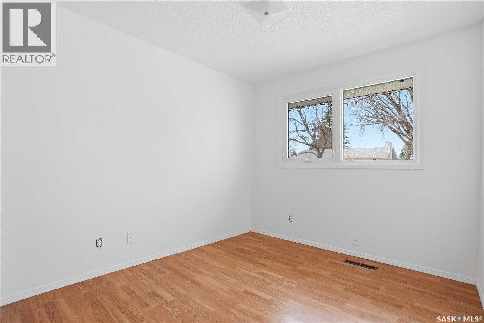 1044 East Centre, Saskatoon, Saskatchewan  S7J 3A3 - Photo 15 - SK035856