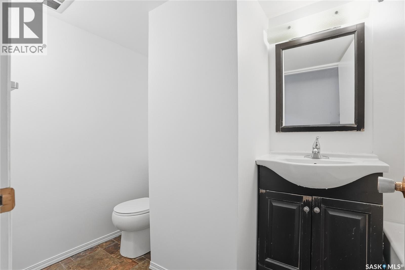 1044 East Centre, Saskatoon, Saskatchewan  S7J 3A3 - Photo 25 - SK035856