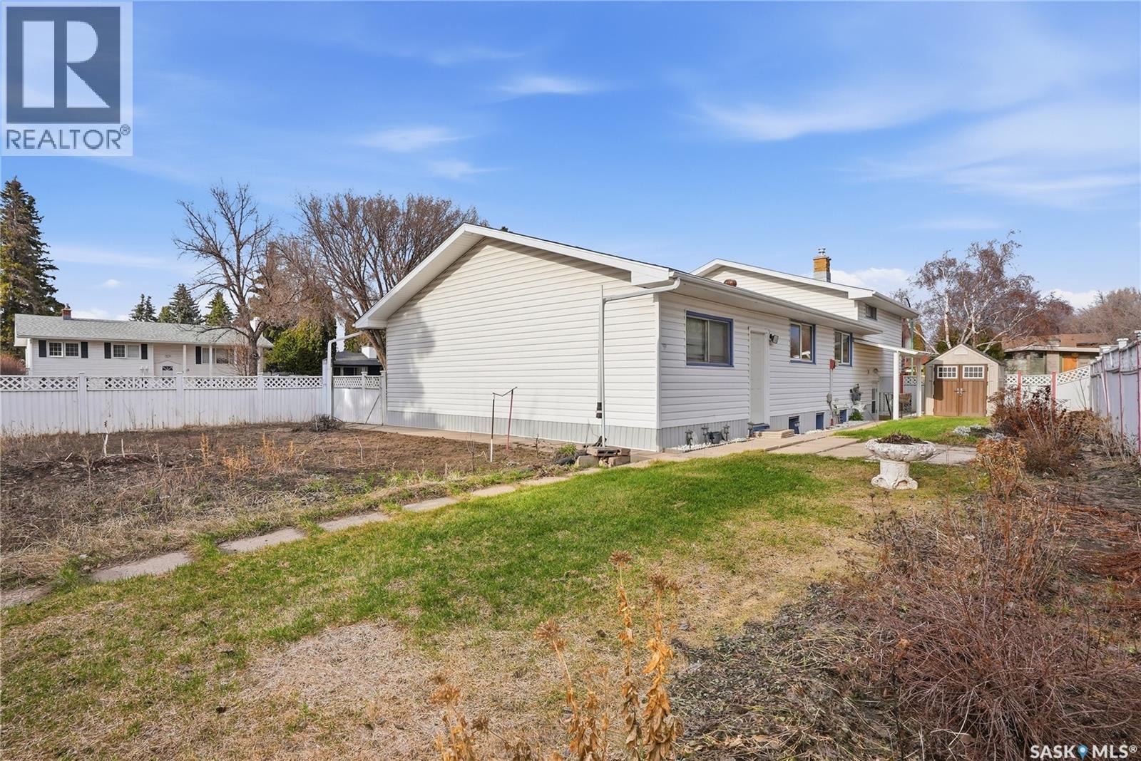 1044 East Centre, Saskatoon, Saskatchewan  S7J 3A3 - Photo 34 - SK035856