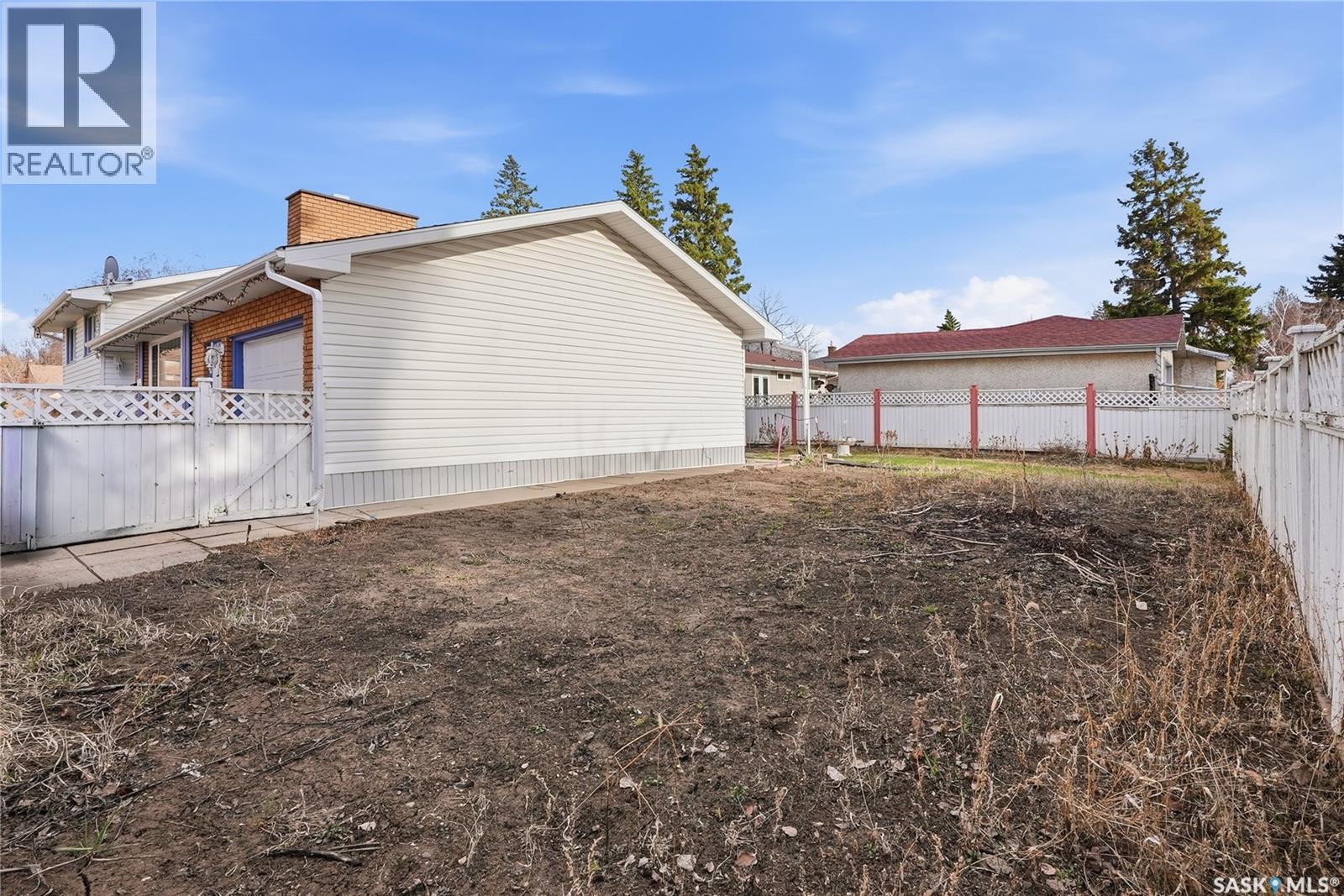 1044 East Centre, Saskatoon, Saskatchewan  S7J 3A3 - Photo 36 - SK035856