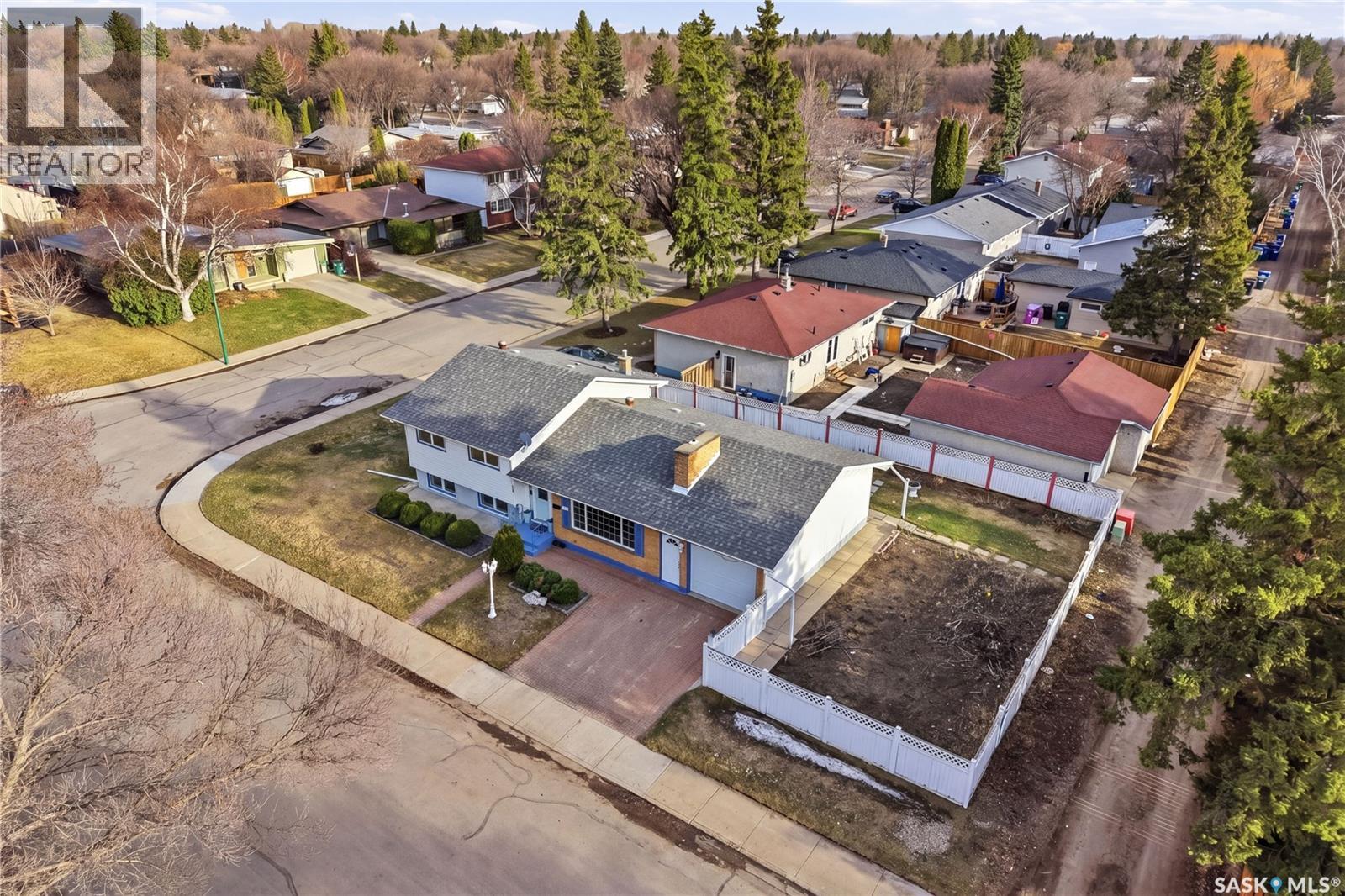 1044 East Centre, Saskatoon, Saskatchewan  S7J 3A3 - Photo 37 - SK035856