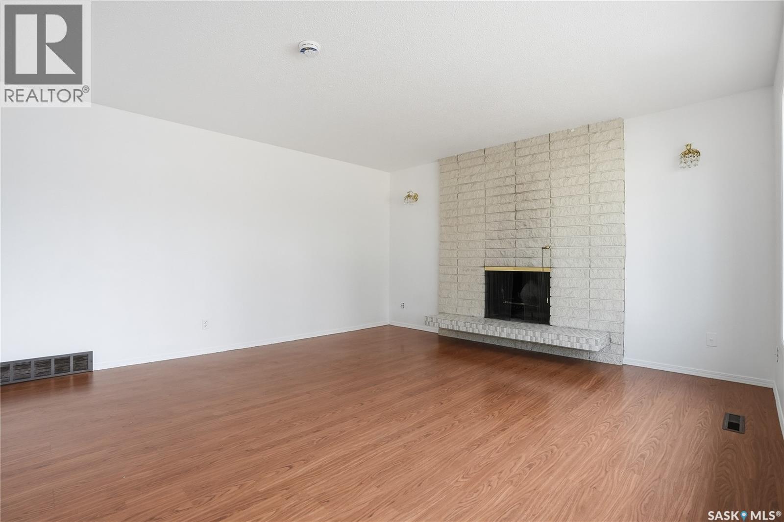 1044 East Centre, Saskatoon, Saskatchewan  S7J 3A3 - Photo 4 - SK035856