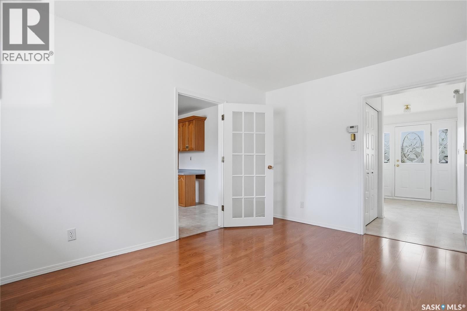 1044 East Centre, Saskatoon, Saskatchewan  S7J 3A3 - Photo 6 - SK035856