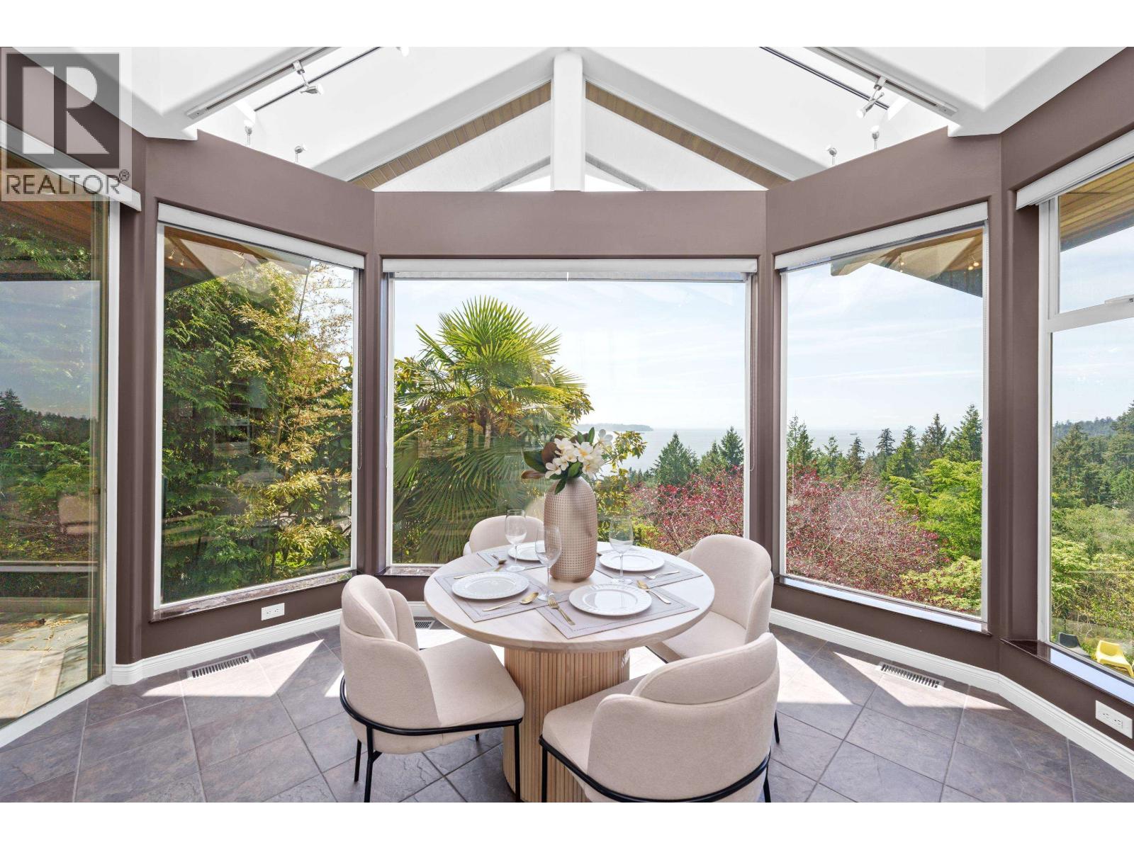 4253 Rockbank Place, West Vancouver, British Columbia  V7W 1A8 - Photo 16 - R3122931