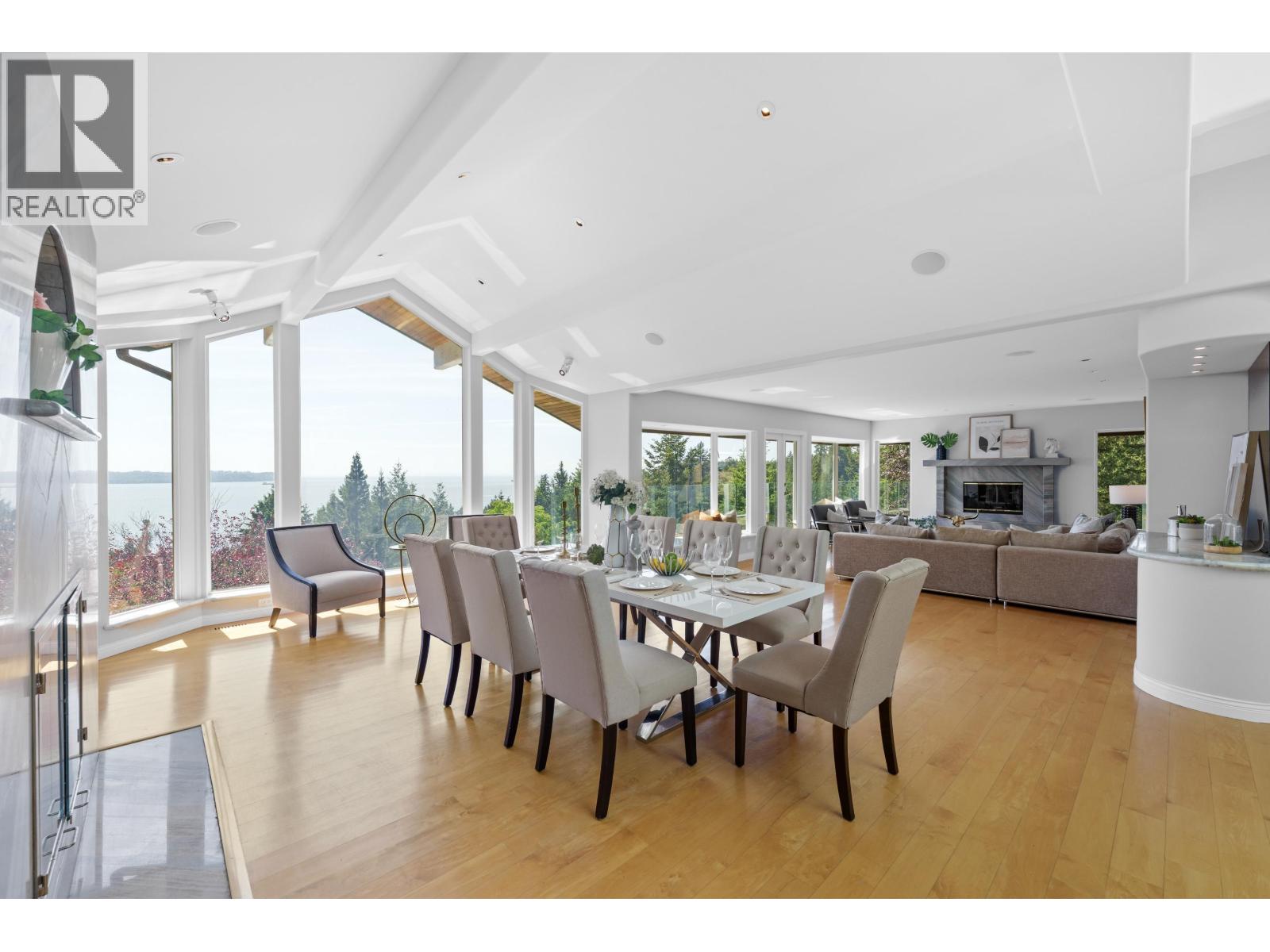 4253 Rockbank Place, West Vancouver, British Columbia  V7W 1A8 - Photo 2 - R3122931