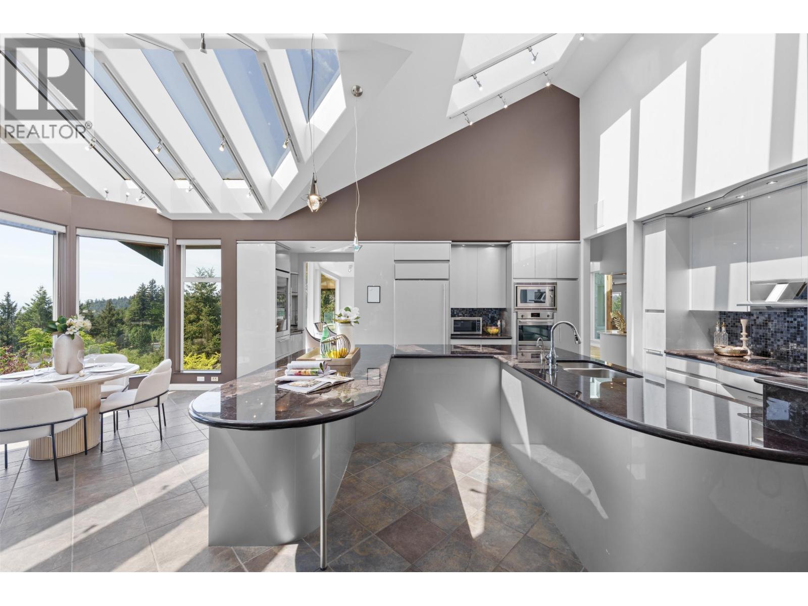4253 Rockbank Place, West Vancouver, British Columbia  V7W 1A8 - Photo 13 - R3122931