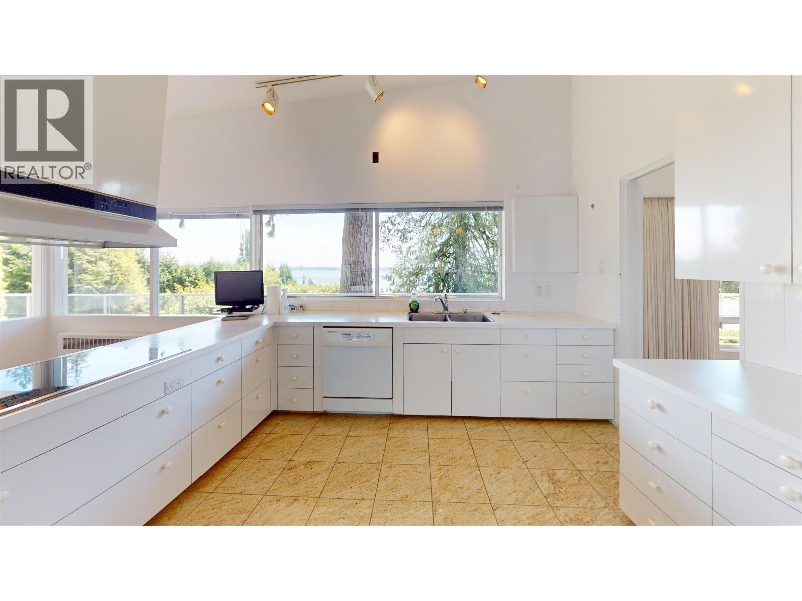 3196 Thompson Place, West Vancouver, British Columbia  V7V 3E4 - Photo 10 - R3123248