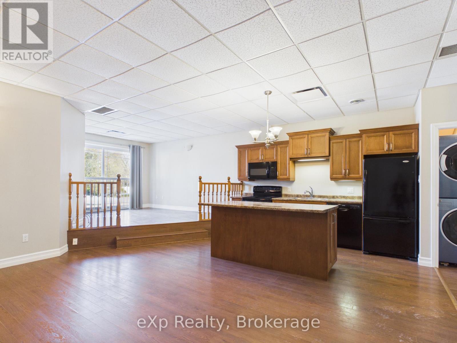 2 - 807 Queen Street, Kincardine, Ontario  N2Z 2Y2 - Photo 5 - X12571998