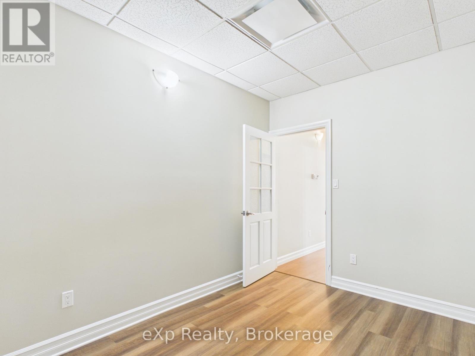 2 - 807 Queen Street, Kincardine, Ontario  N2Z 2Y2 - Photo 6 - X12571998