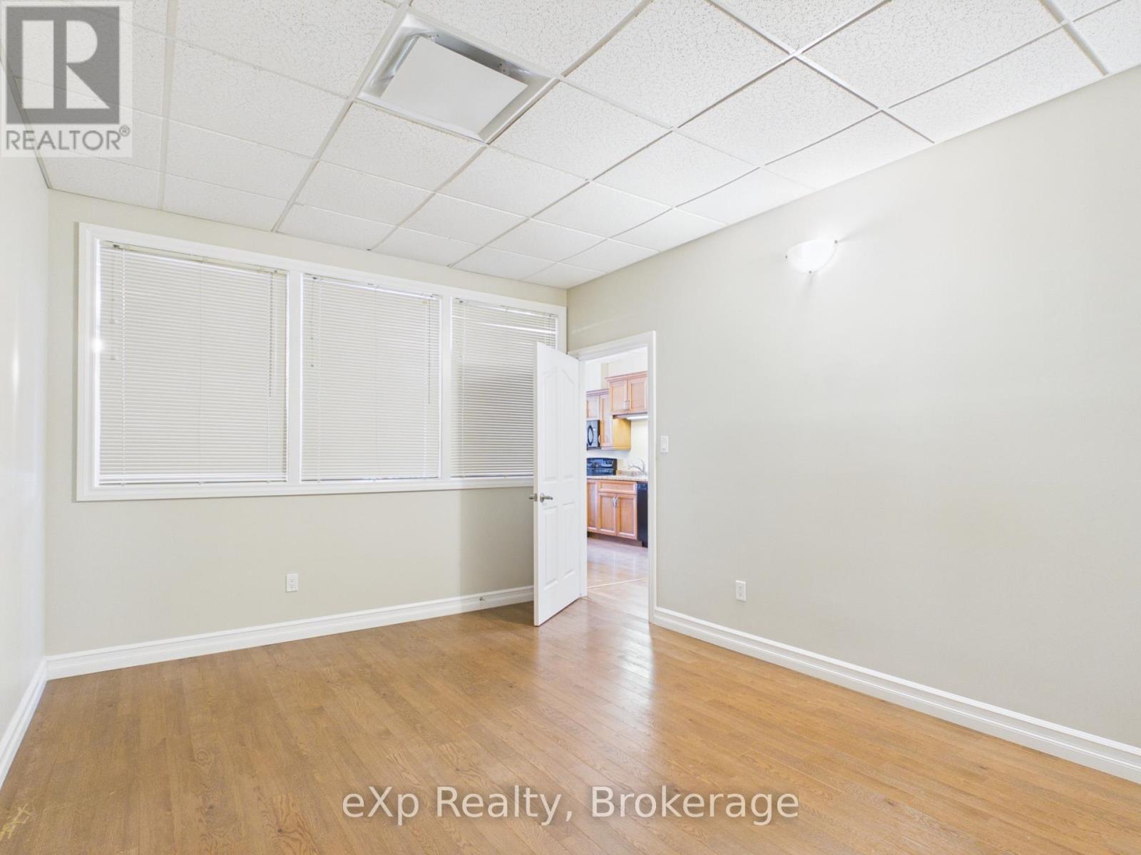2 - 807 Queen Street, Kincardine, Ontario  N2Z 2Y2 - Photo 7 - X12571998
