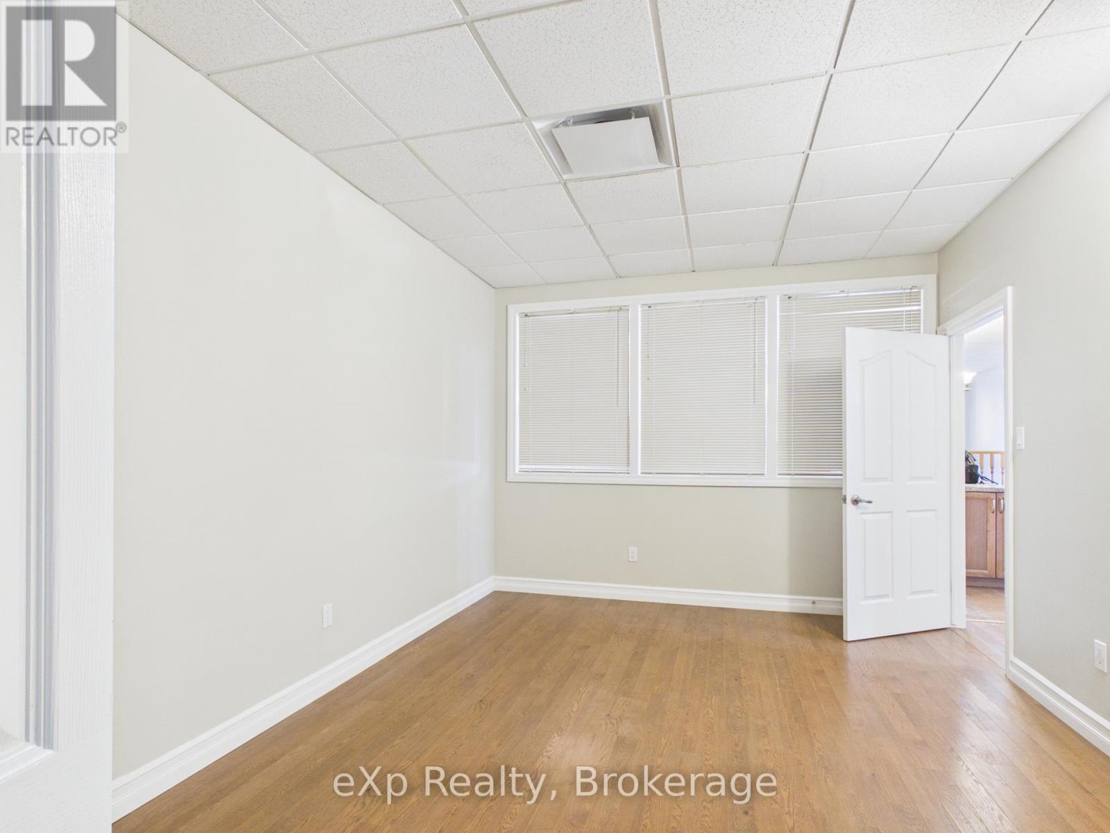 2 - 807 Queen Street, Kincardine, Ontario  N2Z 2Y2 - Photo 8 - X12571998