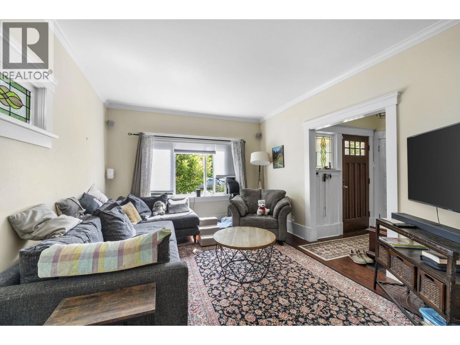 3707 Inverness Street, Vancouver, British Columbia  V5V 4V8 - Photo 2 - R3121779