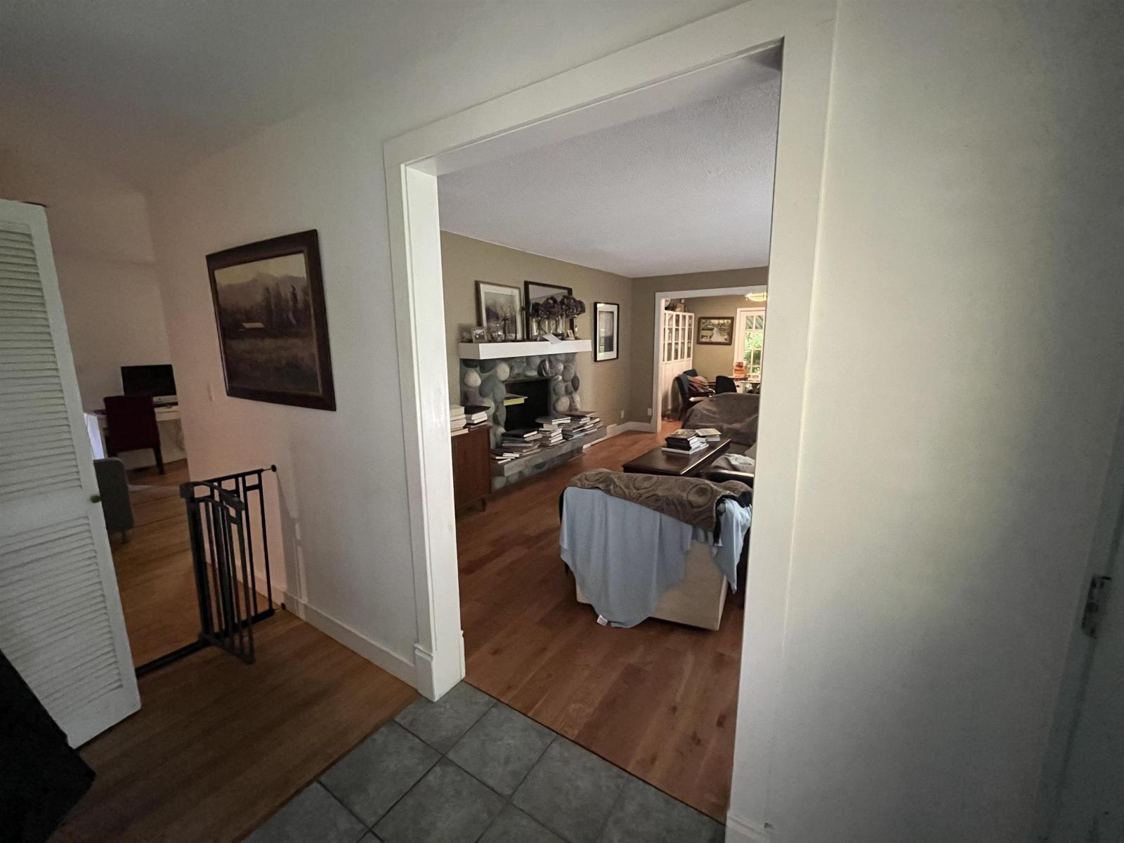 13715 28 Avenue, Surrey, British Columbia  V4P 1T7 - Photo 5 - R3001072