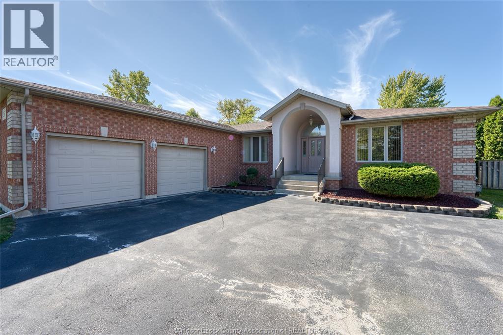 267 East Puce, Lakeshore, Ontario  N0R 1A0 - Photo 3 - 26011083