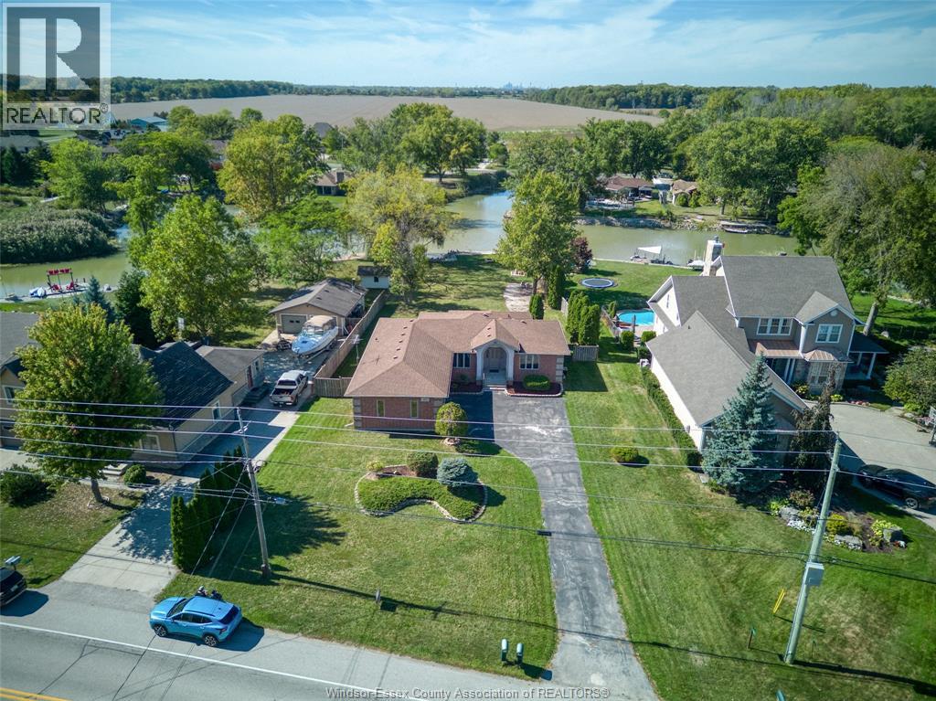 267 East Puce, Lakeshore, Ontario  N0R 1A0 - Photo 5 - 26011083
