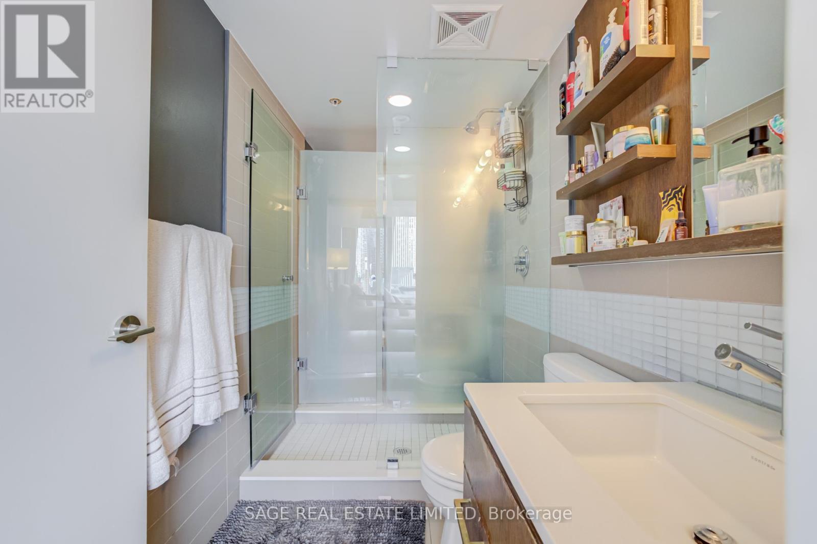 1504 - 295 Adelaide Street W, Toronto, Ontario  M5V 0L4 - Photo 17 - C13124234