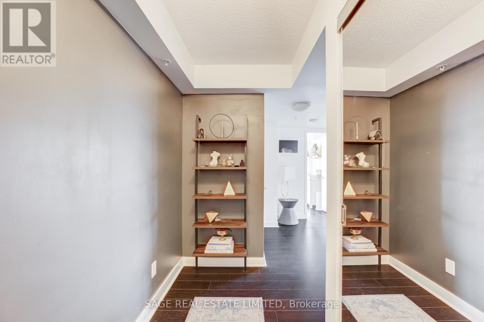 1504 - 295 Adelaide Street W, Toronto, Ontario  M5V 0L4 - Photo 3 - C13124234