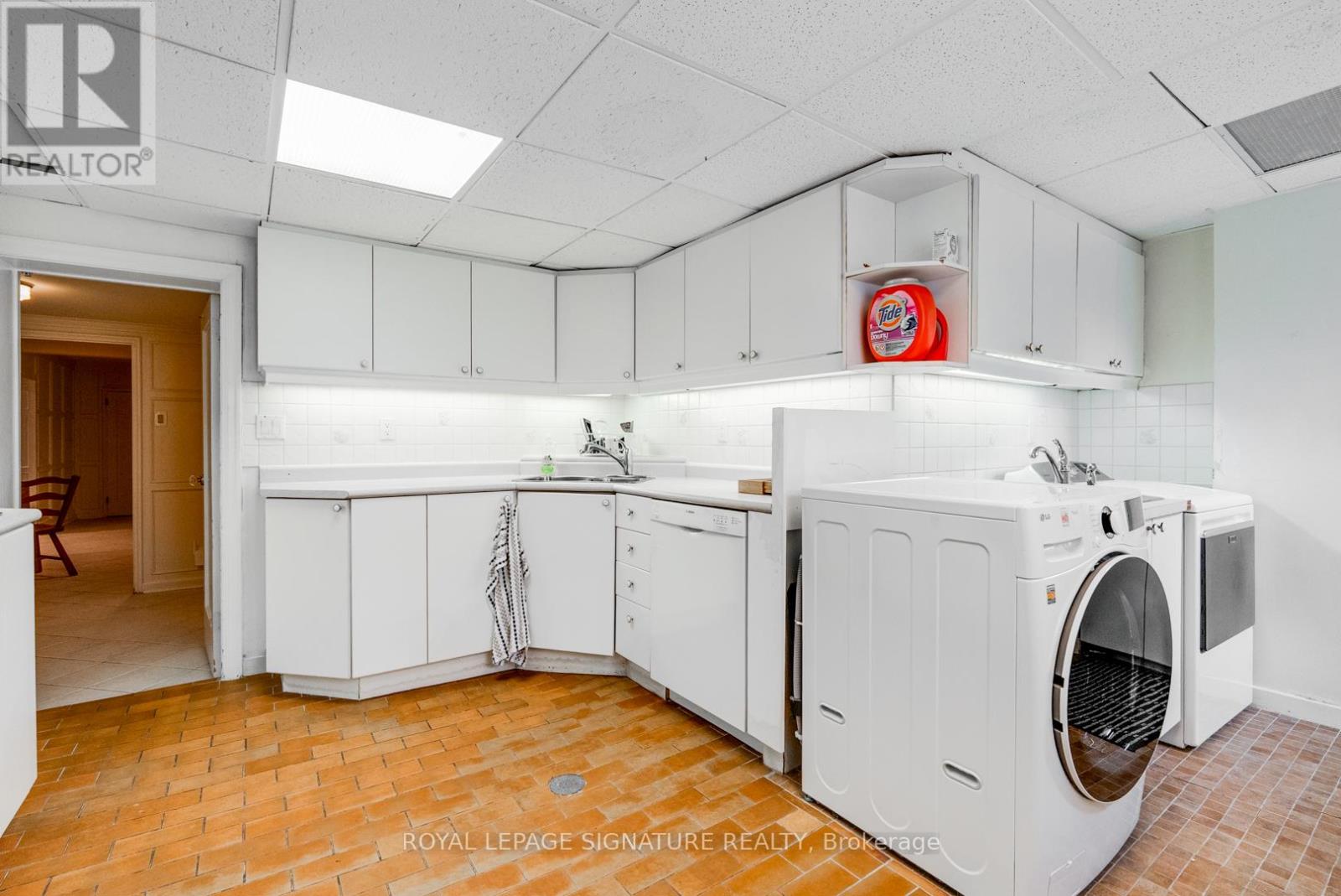 Lower - 529 Spadina Road, Toronto, Ontario  M5P 2W9 - Photo 4 - C13121870