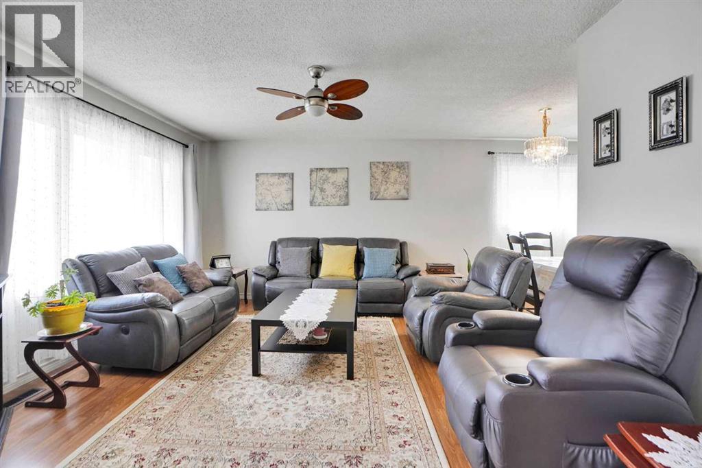 3419 60 Street Ne, Calgary, Alberta  T1Y 3L2 - Photo 4 - A2308548