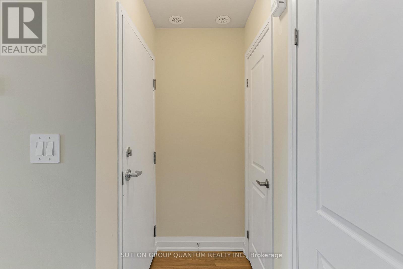 111 - 1589 Rose Way, Milton, Ontario  L9E 1N4 - Photo 3 - W13124240