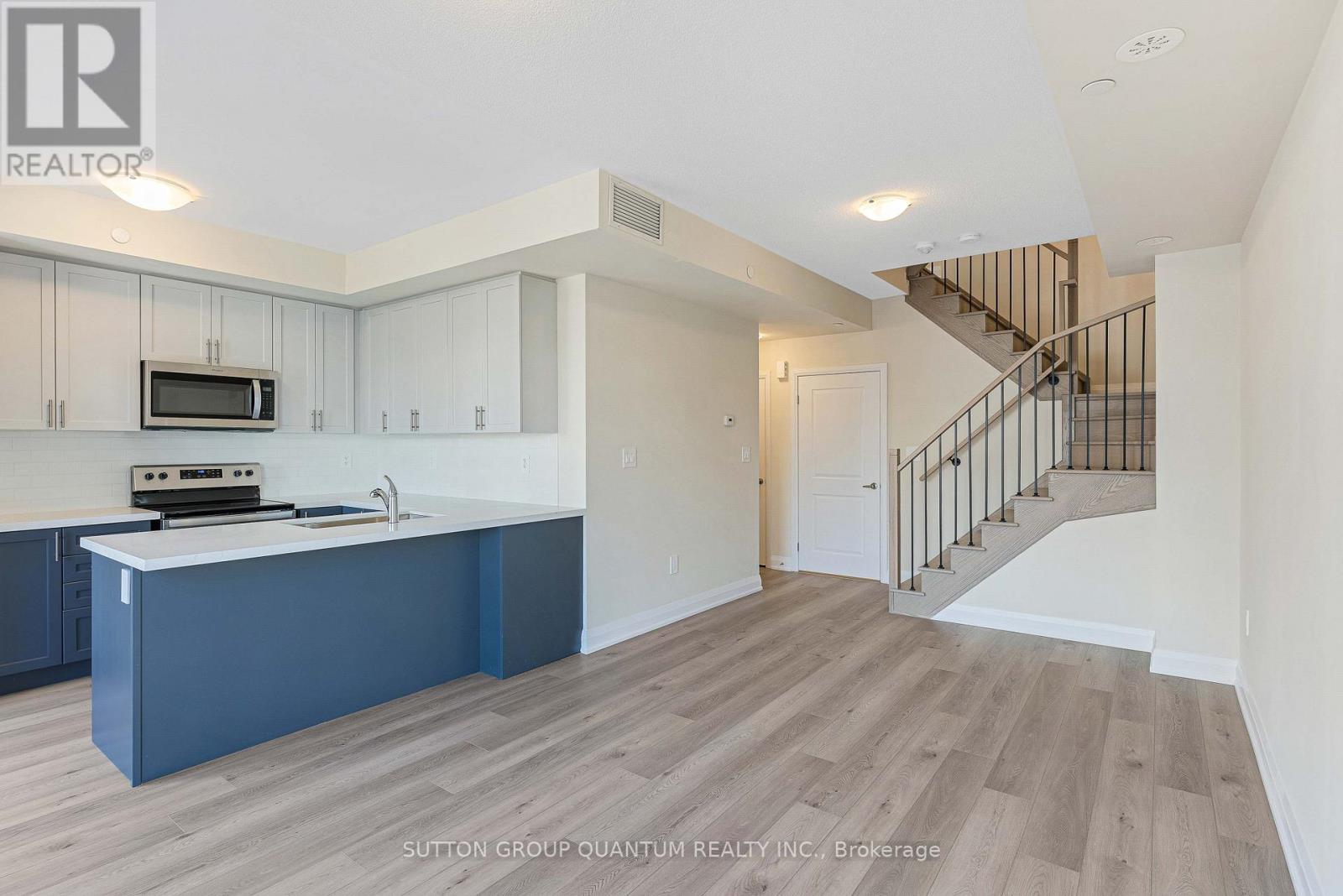 111 - 1589 Rose Way, Milton, Ontario  L9E 1N4 - Photo 4 - W13124240