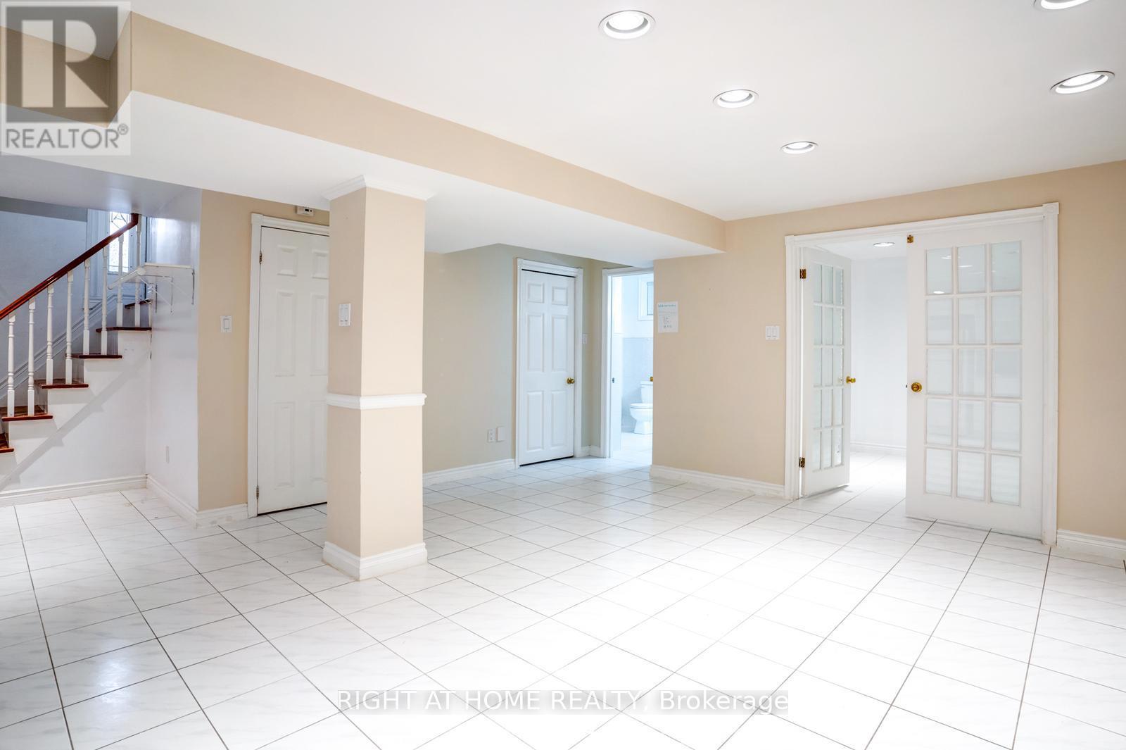 Basement  Apartment - 1579 Ogden Avenue W, Mississauga, Ontario  L5E 2H9 - Photo 18 - W13124264