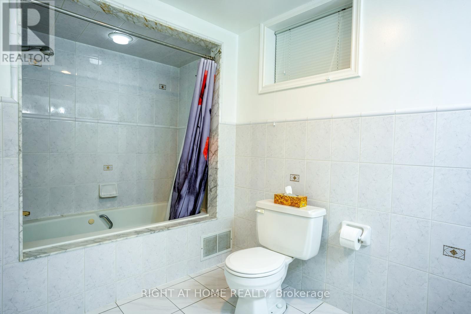 Basement  Apartment - 1579 Ogden Avenue W, Mississauga, Ontario  L5E 2H9 - Photo 19 - W13124264