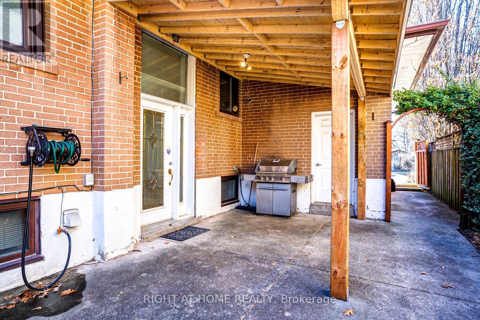 Basement  Apartment - 1579 Ogden Avenue W, Mississauga, Ontario  L5E 2H9 - Photo 23 - W13124264