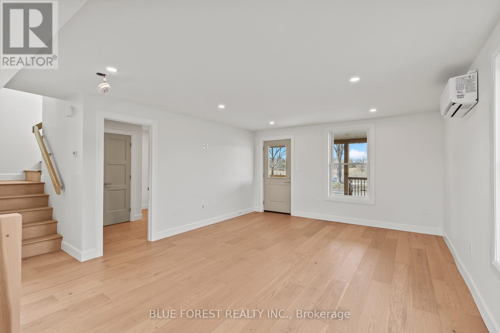 6161 Trafalgar Street, Thames Centre, Ontario  N0L 1G4 - Photo 5 - X13124448