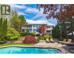 2 ANSLOW Court, Dundas, Ontario