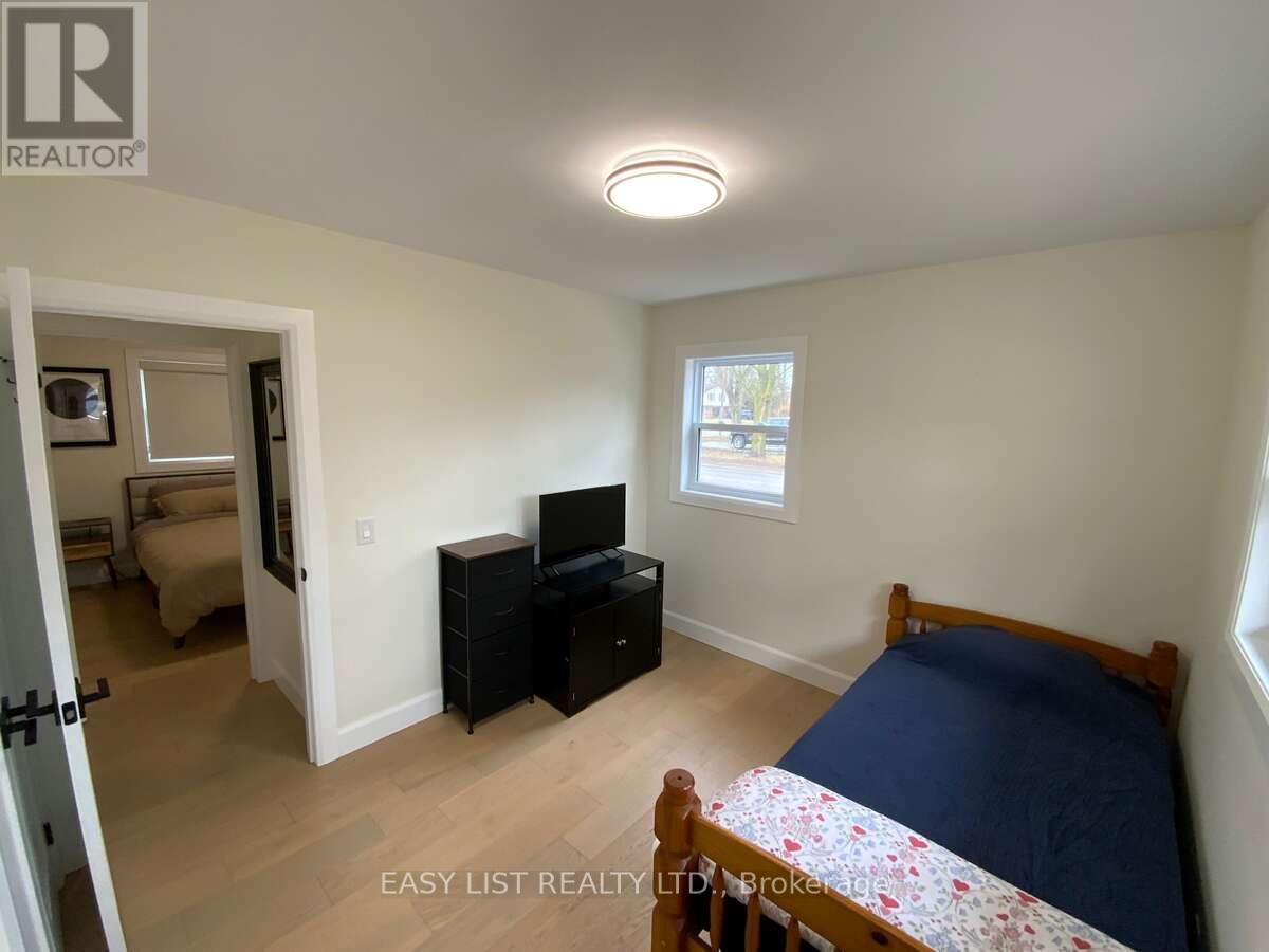 345 Head Street N, Strathroy-Caradoc, Ontario  N7G 2J8 - Photo 17 - X13124152