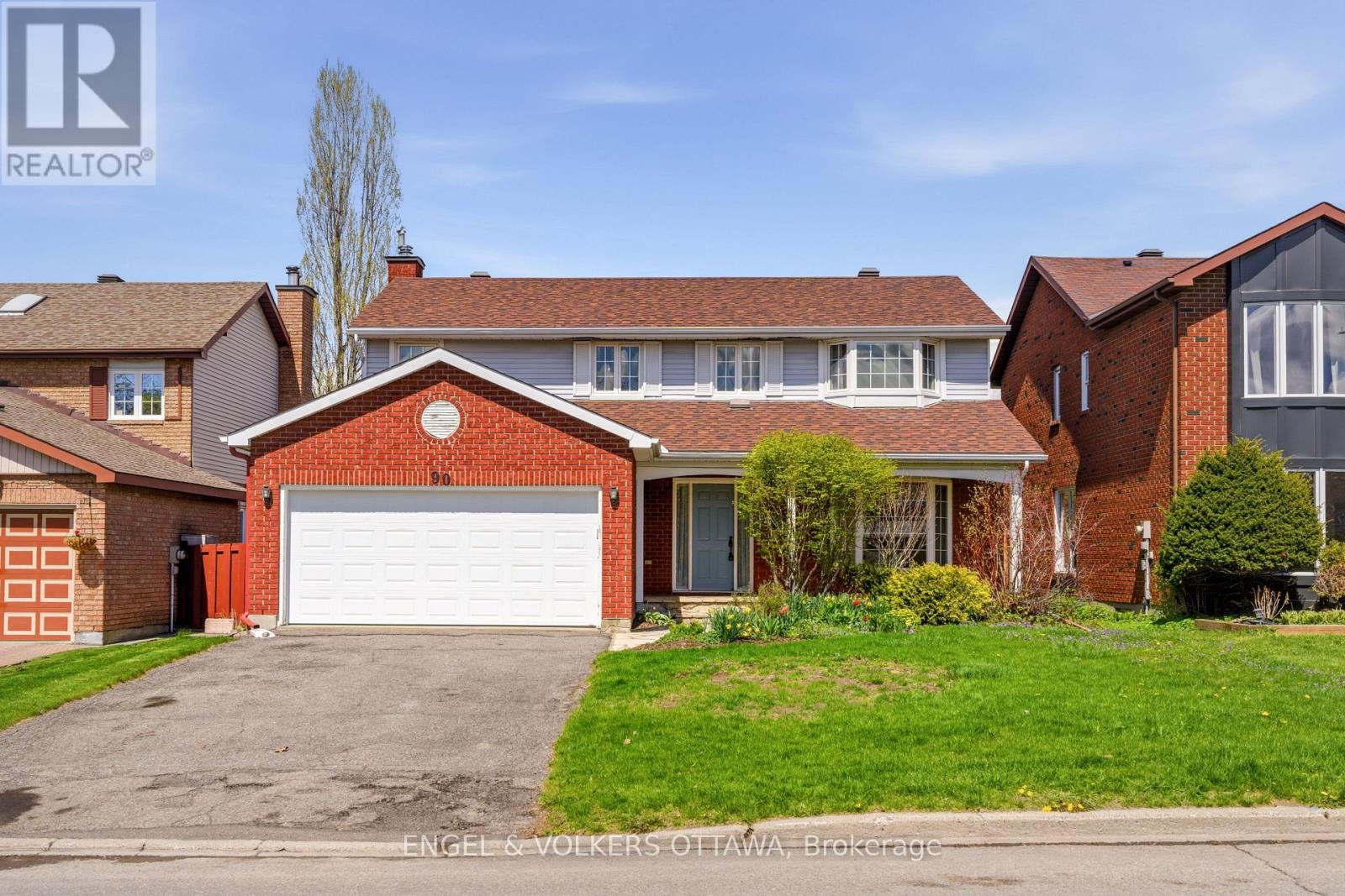 90 TOPLEY CRESCENT, Ottawa, Ontario