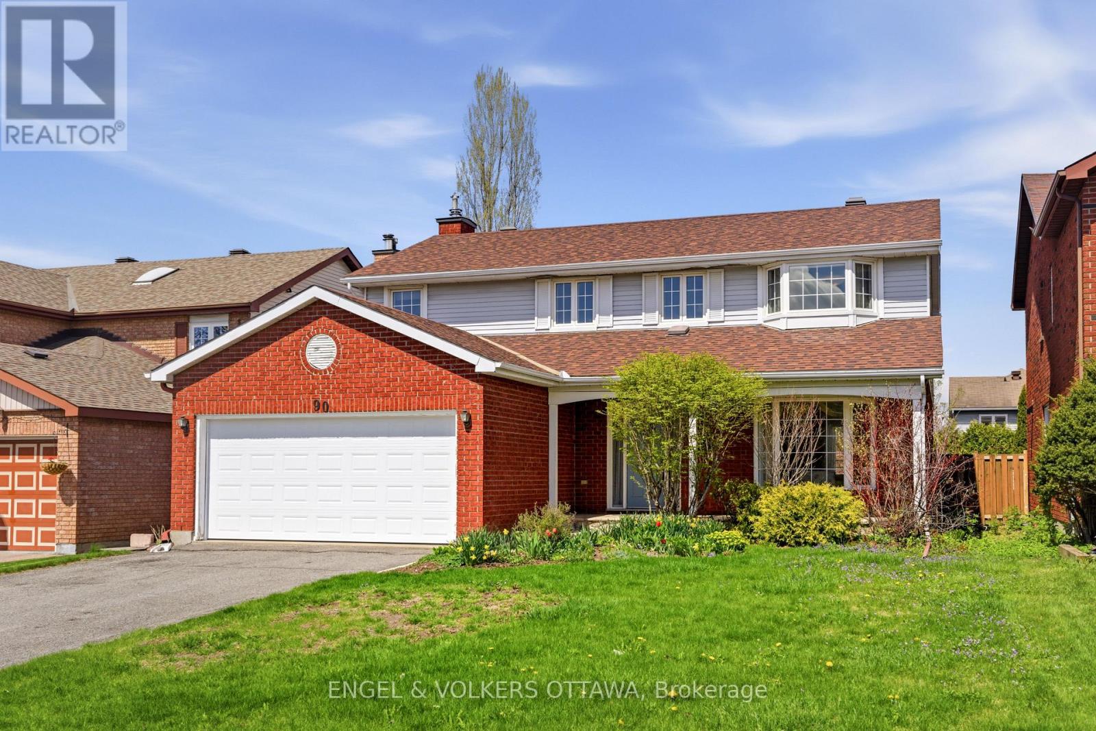 90 Topley Crescent, Ottawa, Ontario  K1G 4M6 - Photo 2 - X13124462