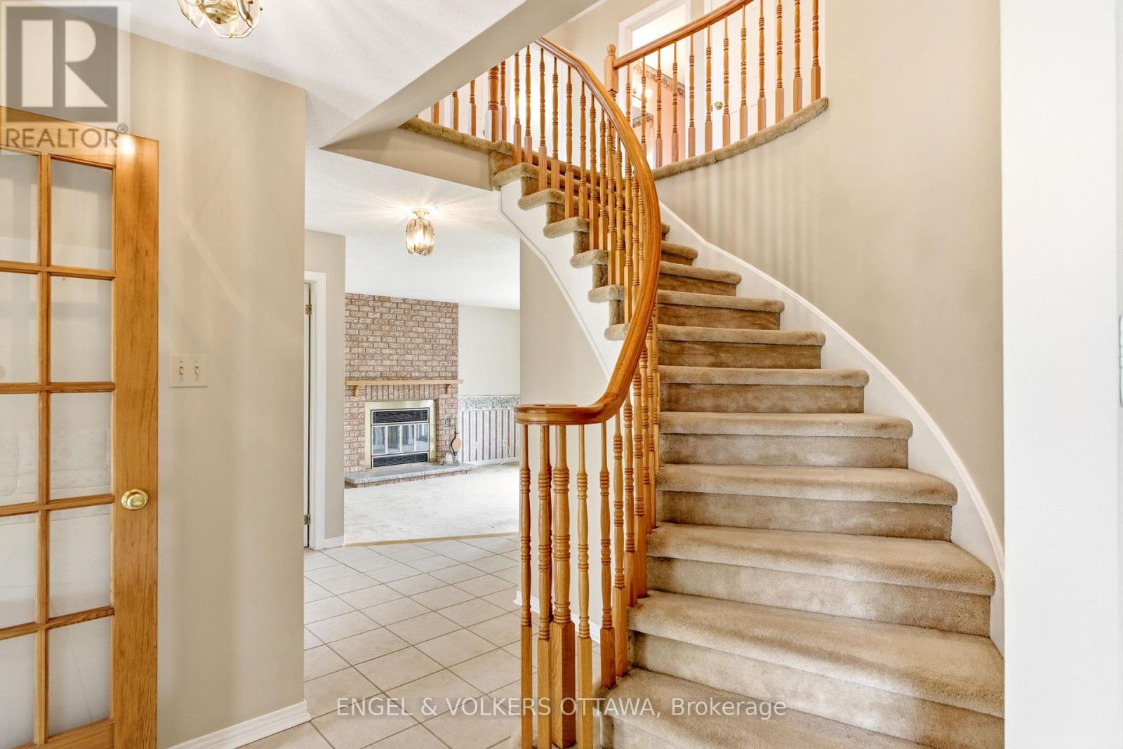 90 Topley Crescent, Ottawa, Ontario  K1G 4M6 - Photo 4 - X13124462
