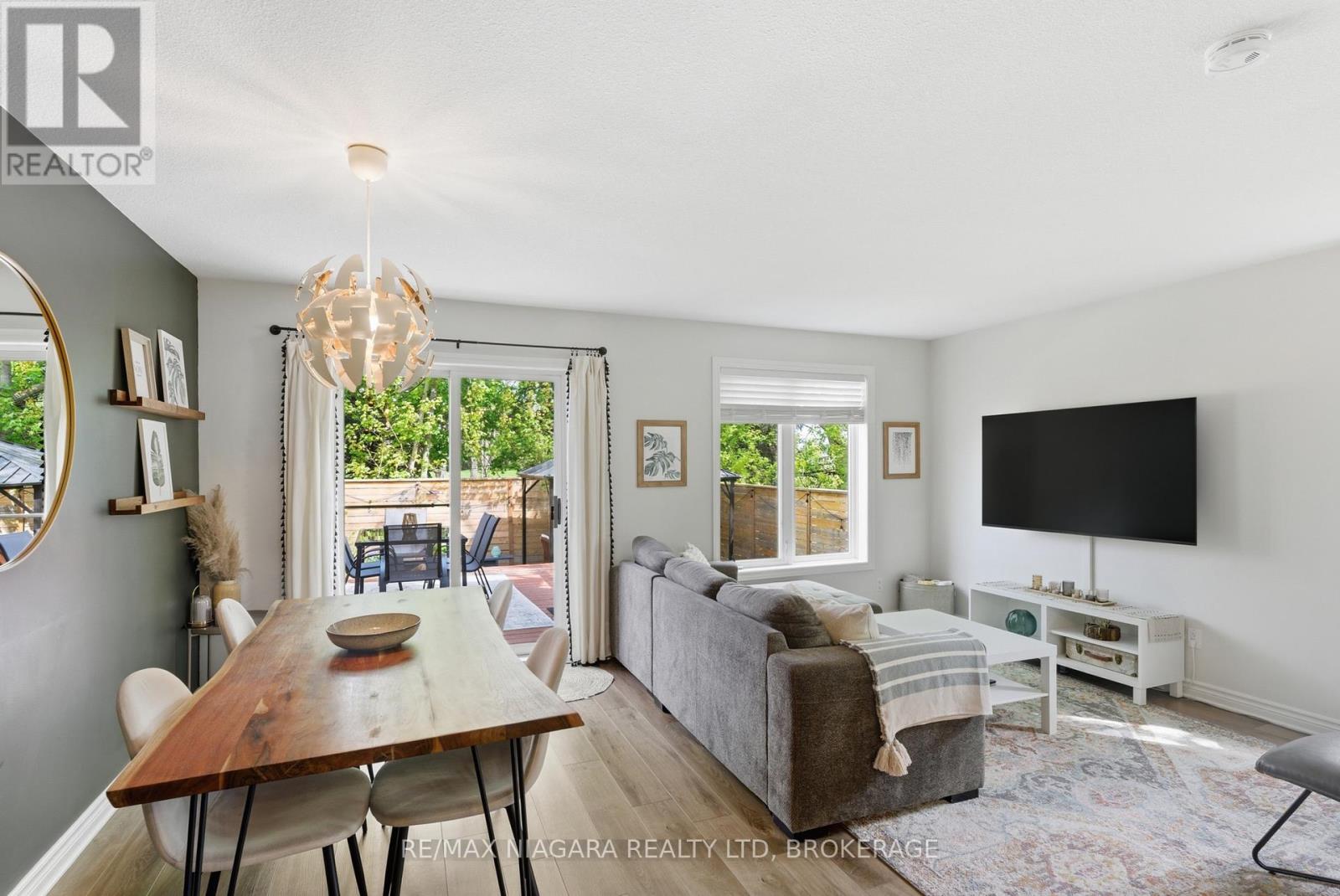 25 Beverly Street, St. Catharines (Oakdale), Ontario  L2P 2J9 - Photo 12 - X13124454