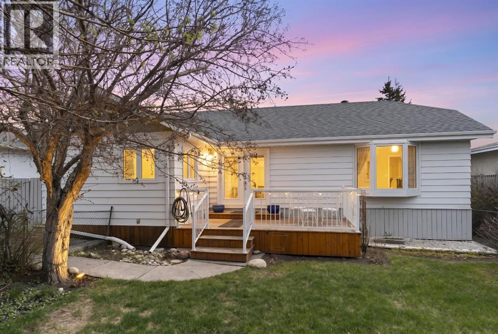 121 Mountain Street, Cochrane, Alberta  T4C 1Z5 - Photo 1 - A2308622