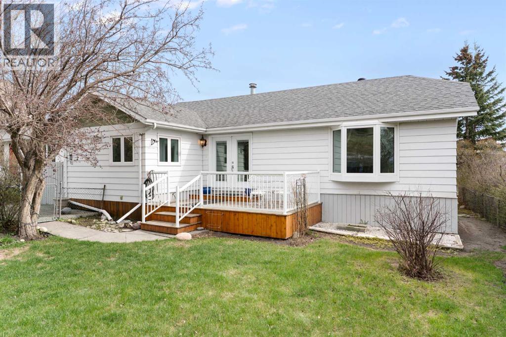 121 Mountain Street, Cochrane, Alberta  T4C 1Z5 - Photo 2 - A2308622