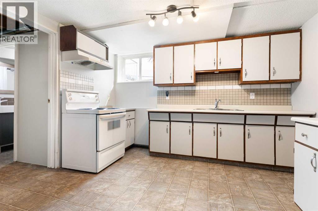 121 Mountain Street, Cochrane, Alberta  T4C 1Z5 - Photo 21 - A2308622